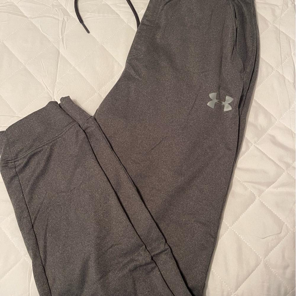 Men’s Under Armour gray joggers